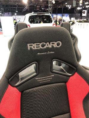 RECARO@胂f@AhoXGfBV2019iV[gq[^[tj@2019N4II