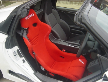 RECARO（レカロシート）　HONDA　S660　JW5にRECARO（レカロ）　TS-GS　RED　装着