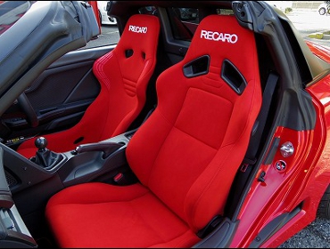RECARO（レカロシート）　HONDA　S660　JW5にレカロ　RS-GS　RED　＆　SR-7F　KK100　RED　装着