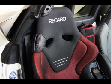 RECARO（レカロシート）　HONDA　S660　JW5　に　RECARO（レカロ）　RS-G　GK　BK/RED　装着