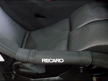 RECARO（レカロシート）　HONDA　S660（2018年6月）　に　レカロ　RS-G　GK　BK/SIL　装着