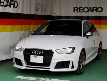 Audi@RS3@Ɂ@RECAROiJjV[g