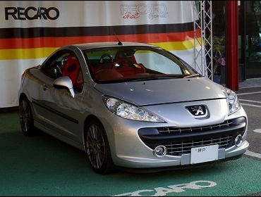 PeugeotivW[j@207cc@Ɂ@RECAROiJjV[g