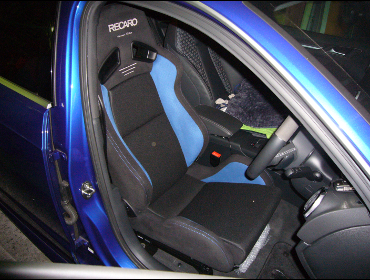 AUDI　RS3　スポーツバック　8V　に　RECARO（レカロ）　SR-7　アドバンスエディション　ブルー　装着