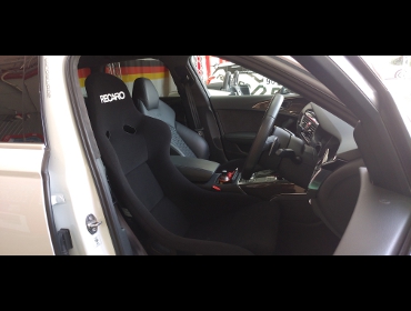 AUDI　RS6（2016年）　に　RECARO（レカロ）　ポールポジション　装着
