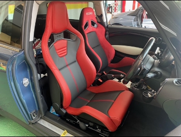 BMW　MINIクーパーS　クラブマン　R55　に　RECARO（レカロ）　スポーツスター　LL210H　RED　シートヒーター付き　＆　SR-7　GU100H　RED　シートヒーター付き　装着