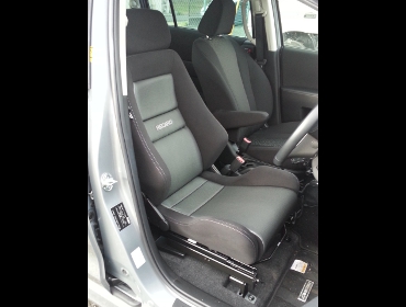 RECARO（レカロシート） MAZDA プレマシー CWEFWにRECARO（レカロ） LX