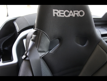 RECARO（レカロシート）　MAZDA　ロードスター　ND5RCにレカロ　RS-G SK2 BK/SIL　（RS-G 専用サイドプロテクター＆ベルトホルダー）　装着