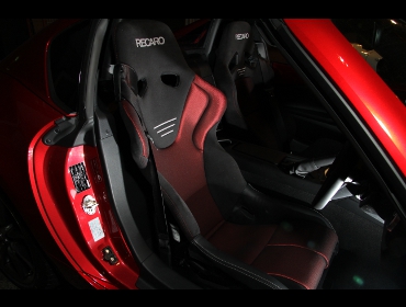 RECARO（レカロシート）　MAZDA　ロードスターRF　NDERCにレカロ　RS-G GK シートヒーター付き　BK/RED　＆　SR-7　GK100シートヒーター付き　BK/RED　装着