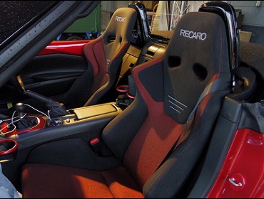 RECARO（レカロシート）　MAZDA　ロードスター　ND5RCにレカロ　RS-G　GKシートヒーター付き　BK/RED　＆　SR-6 GK100Sシートヒーター付き　BK/RED　装着