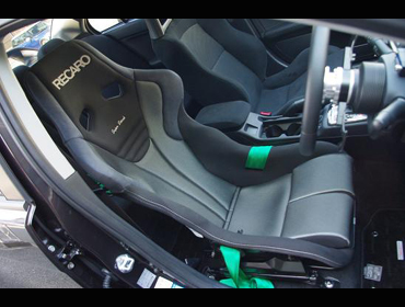 RECARO@RS-G@X[p[V^N