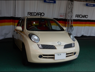 RECARO（レカロシート） NISSAN マーチ K12 に レカロ RS-GS RED ＆ SR-7 KK100 RED 装着