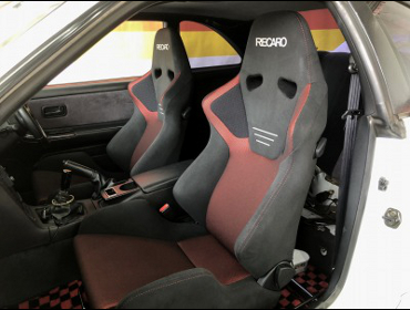 NISSAN スカイライン GT-R BCNR33（1997年3月） に RECARO（レカロ