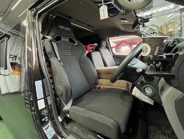 NISSAN@NV350Lo@E26@Ɂ@RECAROiJj@SR-C@BK100H@A/R@BK/BK@V[gq[^[t@