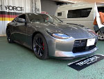 NISSAN@ƒtƒ@ƒGƒŒƒfƒBZ@RZ34i2024”Nj@‚É@RECAROiƒŒƒJƒj@ƒXƒ|[ƒcƒXƒ^[@GK100H@BK/BK@ƒV[ƒgƒq[ƒ^[•t‚«@‘•’…