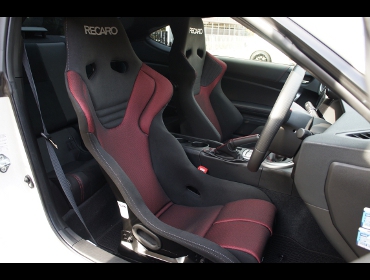 RECARO（レカロシート） SUBARU BRZ ZC6にRECARO（レカロ） RS-G SK2