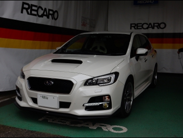 SUBARU@H[O@VAG@Ɂ@RECAROiJjV[g