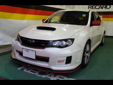 SUBARU@CvbT@STI@GVB@Ɂ@RECAROiJjV[g