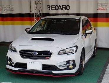 SUBARU@H[O@VM4@Ɂ@RECAROiJjV[g