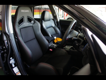 SUBARU レガシィB4 BL5（2008年） に RECARO（レカロ） SR-7 Lassic BK