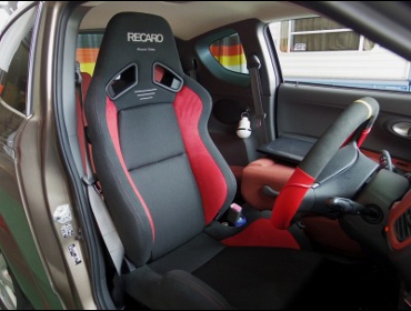 Subaru R1 R1j に Recaro レカロ Sr 7 アドバンスエディション19 Red 装着
