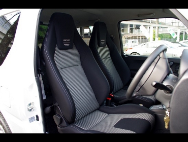 RECARO（レカロシート） SUZUKI ジムニー JB23にレカロ LX-F IM 110 BK×2脚