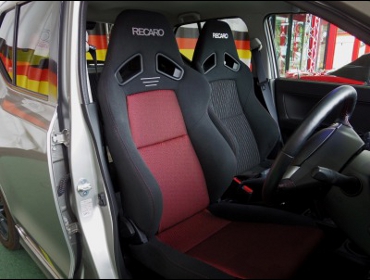 SUZUKI アルトワークス HA36S（2016年） に RECARO（レカロ） SR-7F ...