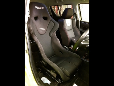 SUZUKI スイフトスポーツ ZC32S に RECARO（レカロ） RS-G GK BK/BK 装着