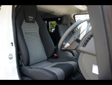 RECARO（レカロシート） TOYOTA ハイエース 200系にRECARO（レカロ