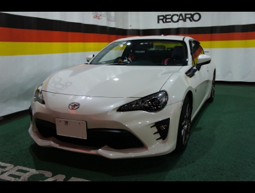 TOYOTA@86@@ZN6@Ɂ@RECAROiJjV[g