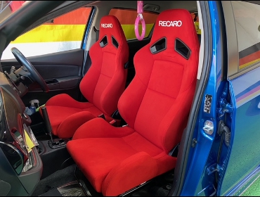 TOYOTA ヴィッツ NCP131（2015年） に RECARO（レカロ） SR-7 KK100