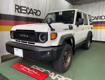 TOYOTA@hN[U[70@GDJ76@Ɂ@RECAROiJj@ʌV[g@CLASSIC@LX@PEPITA@~E@