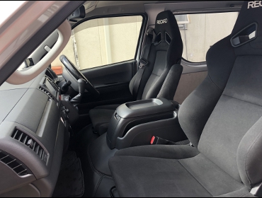 Toyota ハイエース 0系 4型 Dx Gl Mt車 フロント3人掛け に Recaro