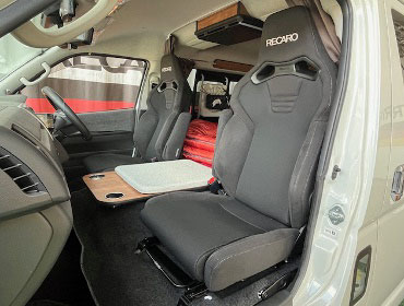 TOYOTA@nCG[X@3BA-TRH214Wi2022Nj@Ɂ@RECAROiJj@SR+-C@BK100H@A/R@BK/BK@v~Adl@V[gq[^[t@~E@