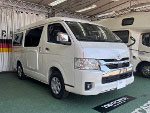 TOYOTA ハイエース 3BF-TRH216K(2025年) に RECARO(レカロ) SR-C UT100H A/R BK シートヒーター付き アームレスト付き ×左右 装着