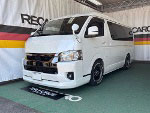 TOYOTA ハイエースバンワイド 7型(2023年) に RECARO(レカロ) SR-C UT100H A/R BK シートヒーター付き アームレスト付き ×左右 装着