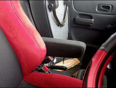 HONDA アクティ トラック HA6（2004年） に RECARO（レカロ） SR-7F